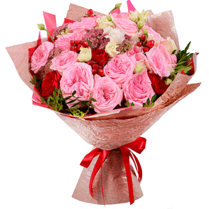 David Austin peonyroses - 23, lisianthus - 8, Red rose 50 cm - 9, Sedum, Pistachio, Film, Paper luxury, Ribbon, Hypericum