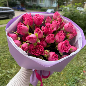 Букет "Розовый шелк" из 7 роз