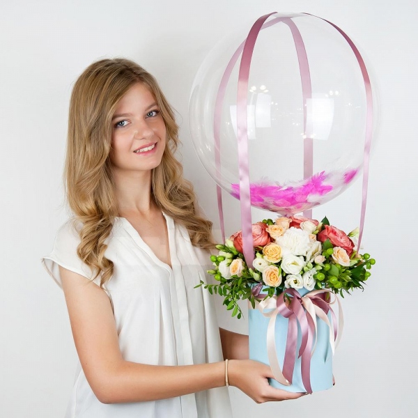 Spray rose: white, cream, light pink 50 cm - 6, Carnation white, cream - 4, lisianthus - 4, Peony rose Kahala 50 cm - 7, Round flower box small , Oasis, Film, Pistachio, Ruscus, Hypericum, Ribbon, Transparent balloon Bubble with filling