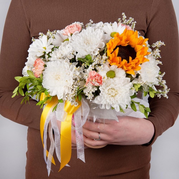 Sunflower - 1, Baltica White Spray Chrysanthemum - 2, Pink spray carnation - 3, Cardboard pot (cup), Oasis, Pistachio, Limonium (1 pc.), Wrapping Paper