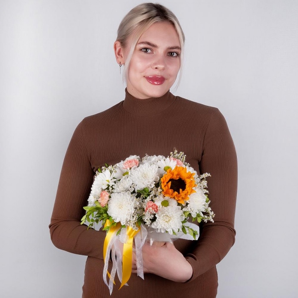 Sunflower - 1, Baltica White Spray Chrysanthemum - 2, Pink spray carnation - 3, Cardboard pot (cup), Oasis, Pistachio, Limonium (1 pc.), Wrapping Paper