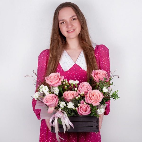 Pink rose 50 cm - 9, White Matthiola - 1, White spray carnation - 3, Wooden pot, Oasis, Wrapping Paper, Pistachio, Hypericum, Artificial branch