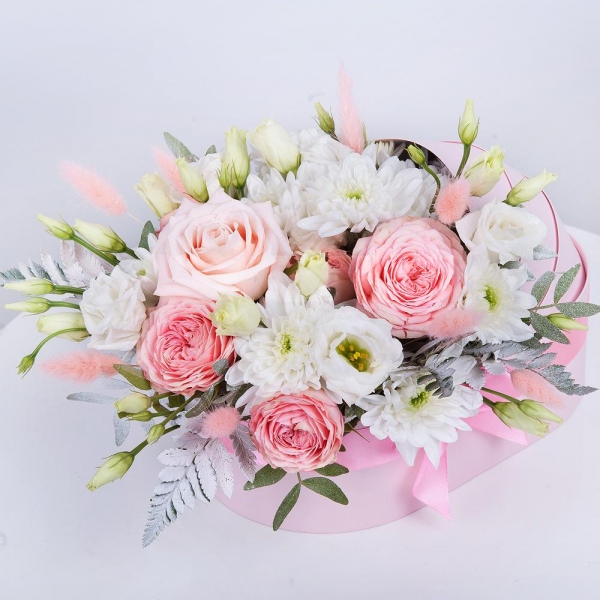 Baltica White Spray Chrysanthemum - 1, Peony sprayrose - 1, Pink rose 50 cm - 1, lisianthus - 1, Composition Box, Oasis, Pistachio, Fern (1 pc.), Dried flowers decor