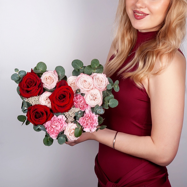 Rose Red 50 cm Ecuador - 3, Pink carnation - 3, Bright pink spray rose mix, 50 cm - 2, Composition Box, Oasis, Ozotamnus, Eucalyptus