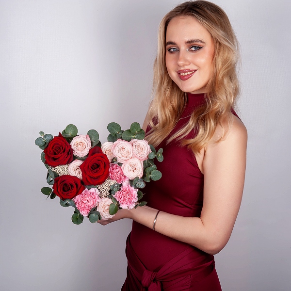 Rose Red 50 cm Ecuador - 3, Pink carnation - 3, Bright pink spray rose mix, 50 cm - 2, Composition Box, Oasis, Ozotamnus, Eucalyptus