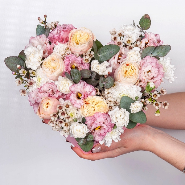 Spray rose: white, cream, light pink 50 cm - 2, Pink Lisianthus (Eustoma) - 3, Baltica White Spray Chrysanthemum - 1, White spray carnation - 2, Composition Box, Oasis, Waxflower (1 pc.), Eucalyptus
