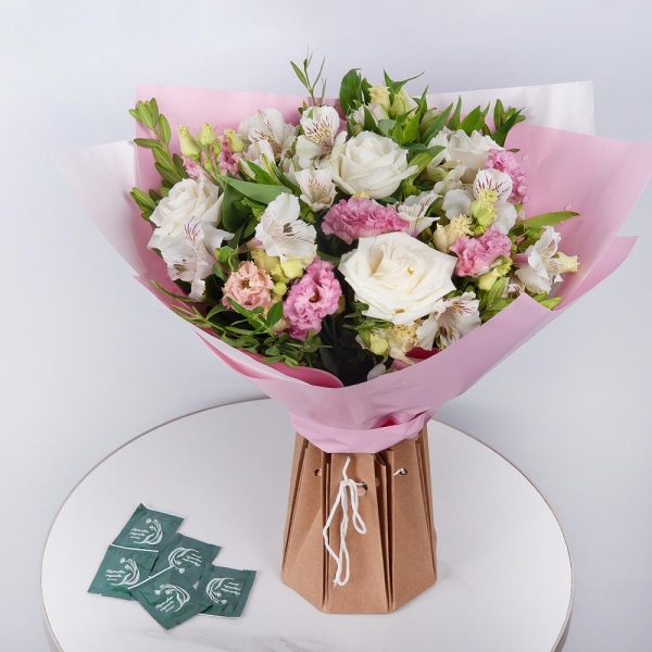 Aquabox for a bouquet, Chrysal flower boost