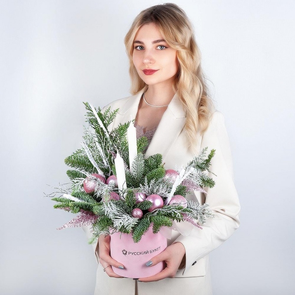 Шляпная коробка маленькая, Оазис, Ель нобилис, Туя, Свеча, Свеча, Набор новогоднего декора, Ветки декоративные, Набор новогоднего декора