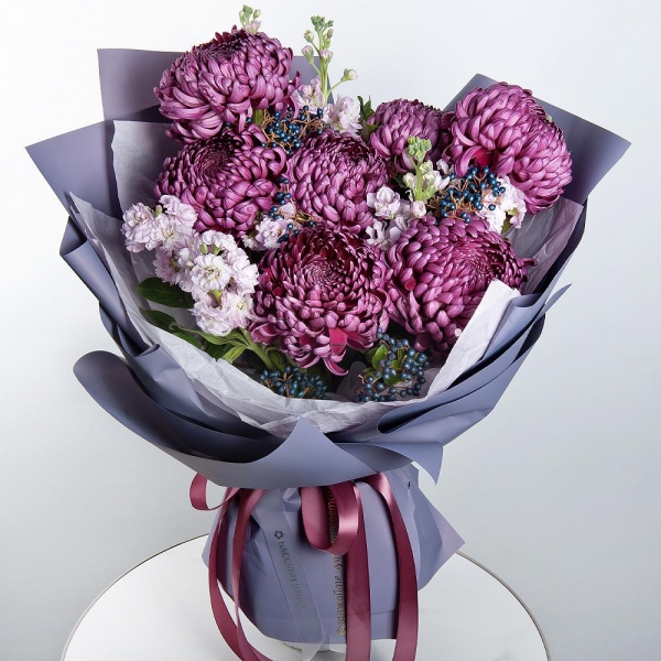 Chrysanthemum Bigoudi purple - 15, Matthiola Lilac - 3, Viburnum, Wrapping Paper