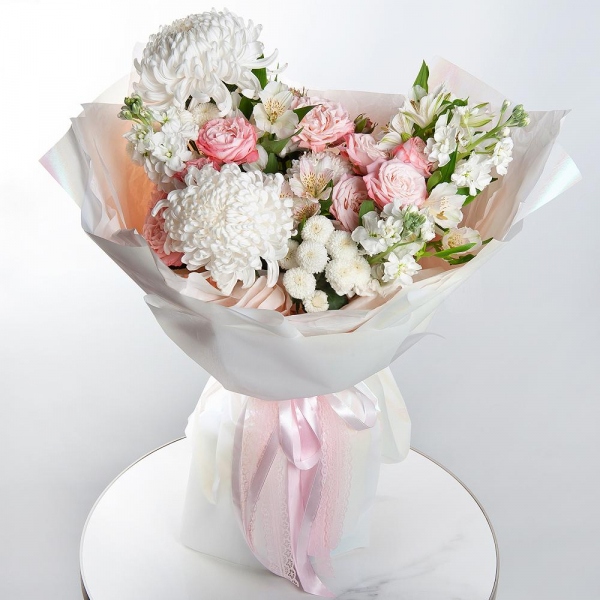 Baltica White Spray Chrysanthemum - 1, Chrysanthemum white Bigoudi - 2, White Matthiola - 3, Alstromeria white, soft pink - 11, Peony sprayrose - 3, Newton White Spray Chrysanthemum - 1, Wrapping Paper