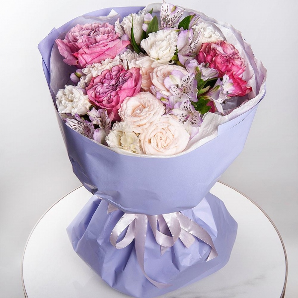 Pink rose Country Blues 50 cm - 5, Peony sprayrose - 2, Baltica White Spray Chrysanthemum - 1, Alstromeria lilac, purple - 9, lisianthus - 2, Wrapping Paper