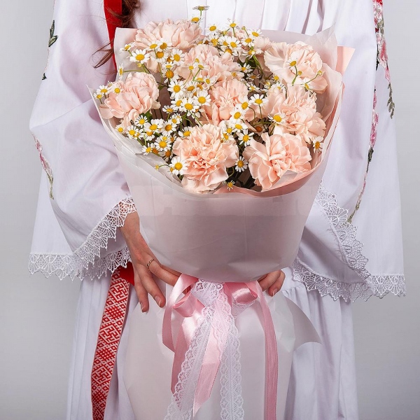 Carnation white, cream - 13, Chamomile - 4, Wrapping Paper