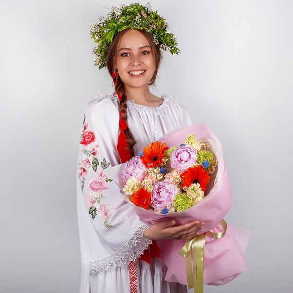 Gerbera daisies - 7, Peony pink - 3, Green carnation - 4, Baltica White Spray Chrysanthemum - 1, Chamomile - 2, White Matthiola - 3, Carnation white, cream - 3, Craspedia, Wrapping Paper