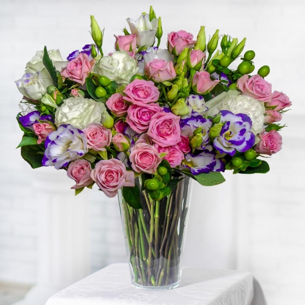 White rose 50 cm - 7, Bright pink spray rose mix, 50 cm - 8, Purple Lisianthus (Eustoma) - 7, Hypericum, Sisal, Ribbon