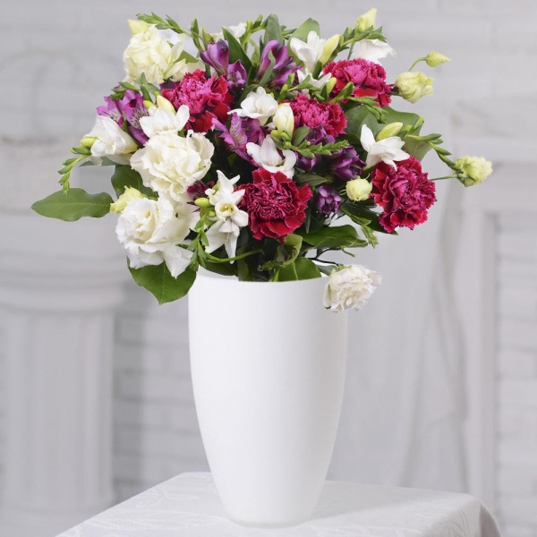Freesia - 13, Pink carnation - 7, Alstromeria lilac, purple - 6, lisianthus - 3, Salal, Ribbon