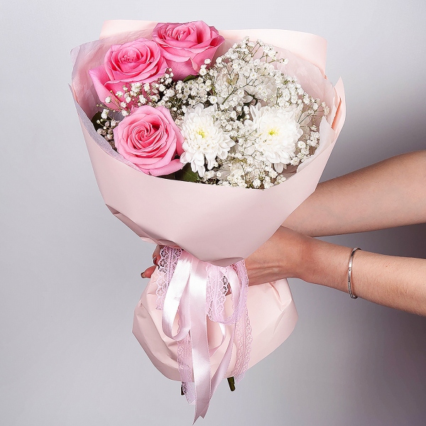 Rose Pink 50 cm Ecuador (Chelo, Hermosa, Novia, Titanik, Engagement, Pink Mondiale) - 5, Gypsophila - 3, Baltica White Spray Chrysanthemum - 1, Wrapping Paper