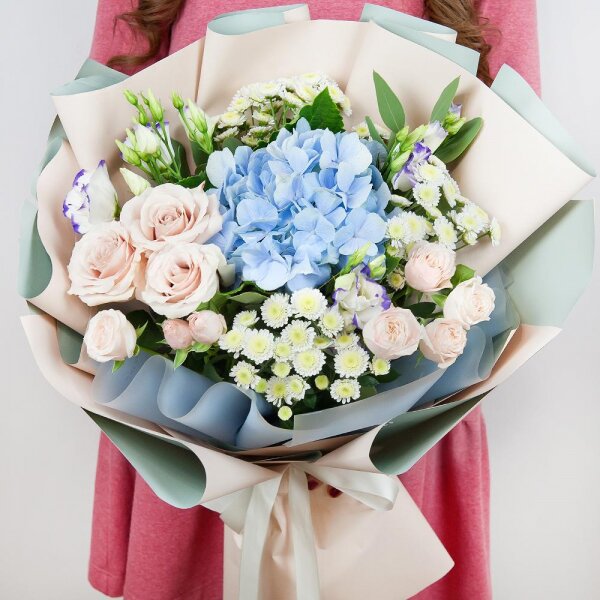 Blue/purple hydrangea - 1, Rose Powder 50 cm Ecuador (Quicksand, Menta) - 3, Spray rose: white, cream, light pink 50 cm - 2, Purple Lisianthus (Eustoma) - 3, Athos poms Stallion - 3, Eucalyptus populus (1 pc.), Wrapping Paper