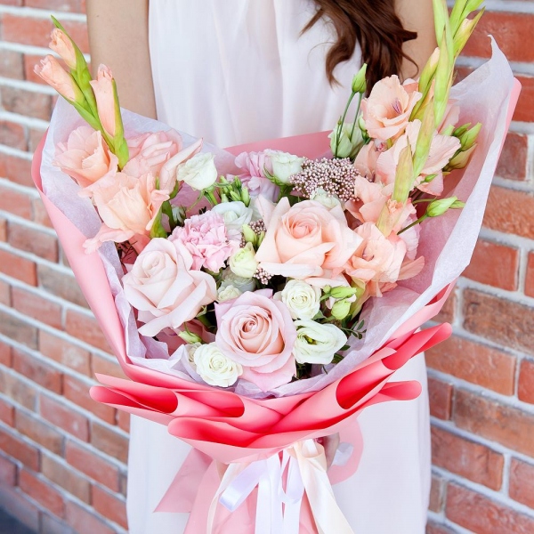 Pink Gladiolus - 4, Pink carnation - 6, Pink rose 50 cm - 7, lisianthus - 5, Spray rose: white, cream, light pink 50 cm - 4, Ozotamnus, Wrapping Paper