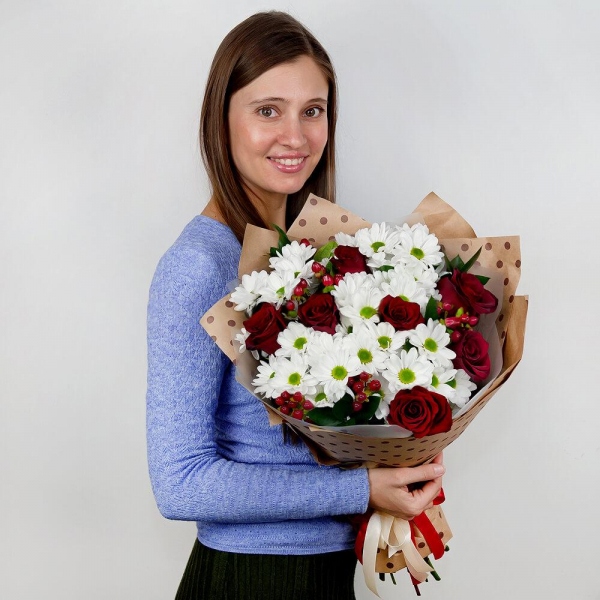 Bacardi White Spray Chrysanthemum - 8, Red rose 50 cm - 11, Hypericum, Ruscus, Wrapping Paper, Ribbon