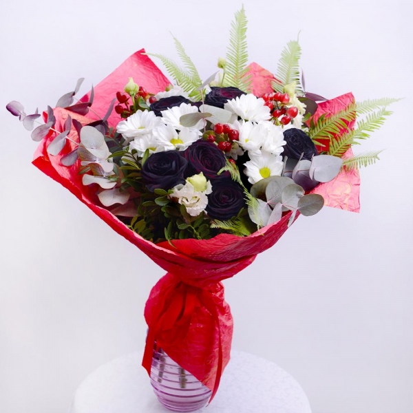 Rose black - 13, Bacardi White Spray Chrysanthemum - 6, lisianthus - 4, Hypericum, Eucalyptus Cinerea, Ambrella, Ribbon, Pistachio
