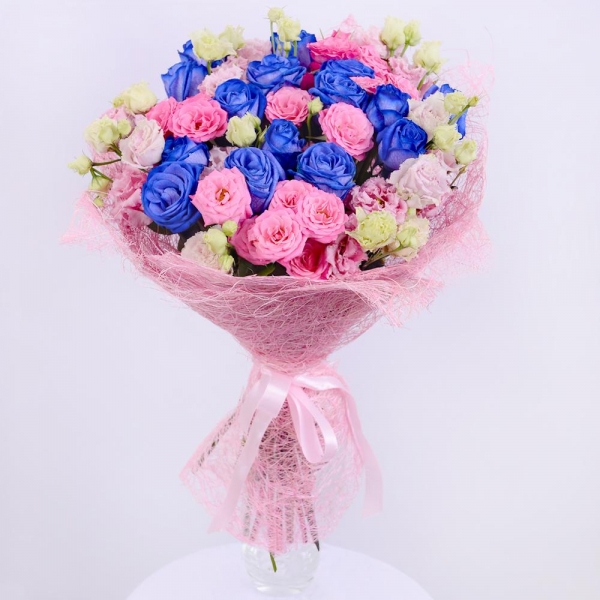 Rose blue - 21, Bright pink spray rose mix, 50 cm - 13, Pink Lisianthus (Eustoma) - 13, Sisal, Ribbon