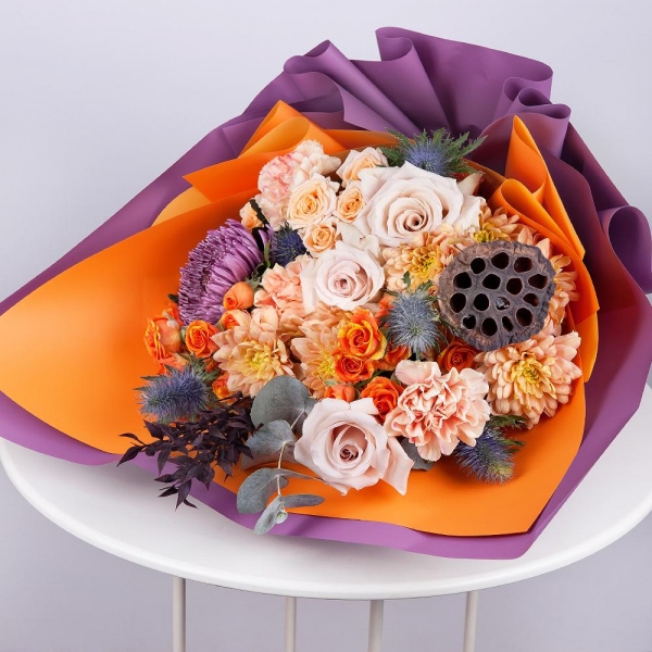 Rose Powder 50 cm Ecuador (Quicksand, Menta) - 3, Baltica Yellow Spray Chrysanthemum - 2, Spray rose: white, cream, light pink 50 cm - 1, Orange carnation - 3, Chrysanthemum Bigoudi purple - 1, Spray rose: yellow, orange 50 cm - 2, Eryngium, Dried flowers decor, Eucalyptus Cinerea, Wrapping Paper