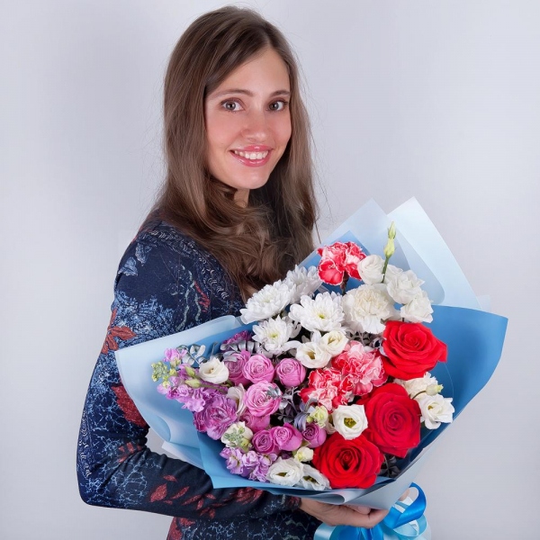 Baltica White Spray Chrysanthemum - 1, Peony sprayrose - 2, Red rose 50 cm - 3, Carnation red - 3, Matthiola Lilac - 2, lisianthus - 2, Carnation spray - 1, Carnation white, cream - 2, Pistachio, Wrapping Paper