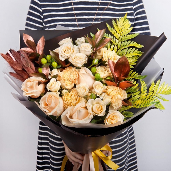 Rose Cream 50 cm - 5, Spray rose: white, cream, light pink 50 cm - 3, Carnation white, cream - 5, Hypericum, Fern (1 pc.), Ruscus, Dried flowers decor, Wrapping Paper