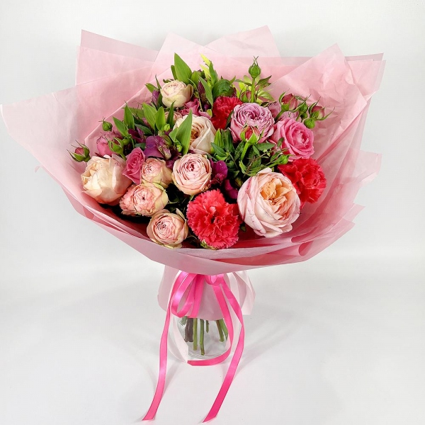 Pink rose 50 cm - 3, Peony rose pink 'OHara' - 3, Peony sprayrose - 4, Alstromeria lilac, purple - 3, Pink carnation - 3, Pistachio, Wrapping Paper, Ribbon