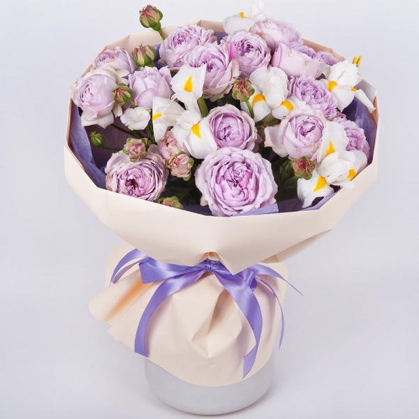 Роза кустовая пионовидная Бомбастик 50 см - 9, Альстромерия белая, нежно-розовая - 10, Современная упаковка, Лента