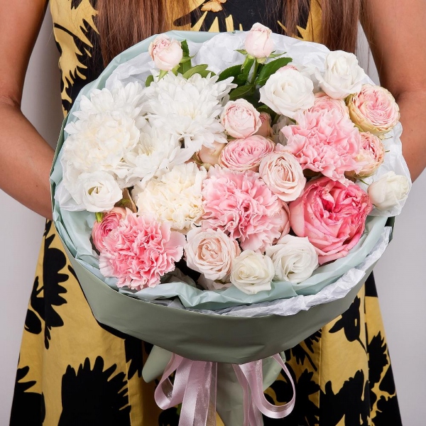 Peony sprayrose - 5, Peony rose pink 'OHara' - 1, lisianthus - 1, Pink carnation - 3, Baltica White Spray Chrysanthemum - 1, Carnation white, cream - 2, Wrapping Paper