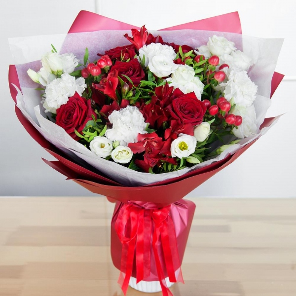 Red rose 50 cm - 5, lisianthus - 3, Alstromeria Red, Bright Pink - 3, Carnation white, cream - 4, Hypericum, Pistachio, Wrapping Paper