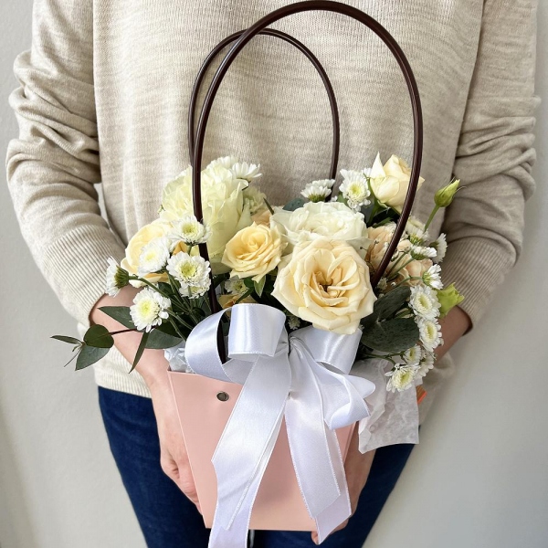 Santini White Spray Chrysanthemum - 2, Spray rose: white, cream, light pink 50 cm - 2, White rose 50 cm - 2, Flower bag, Oasis, Eucalyptus, Ribbon